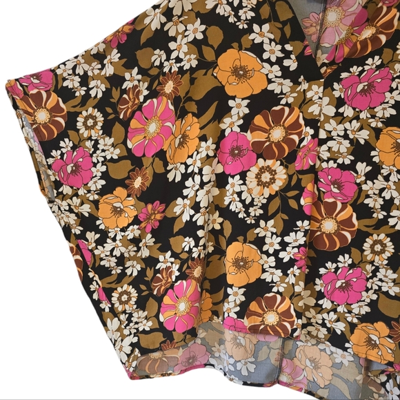 Emily Wonder Floral Print Poncho-Style Top Size Snall - Picture 2 of 8